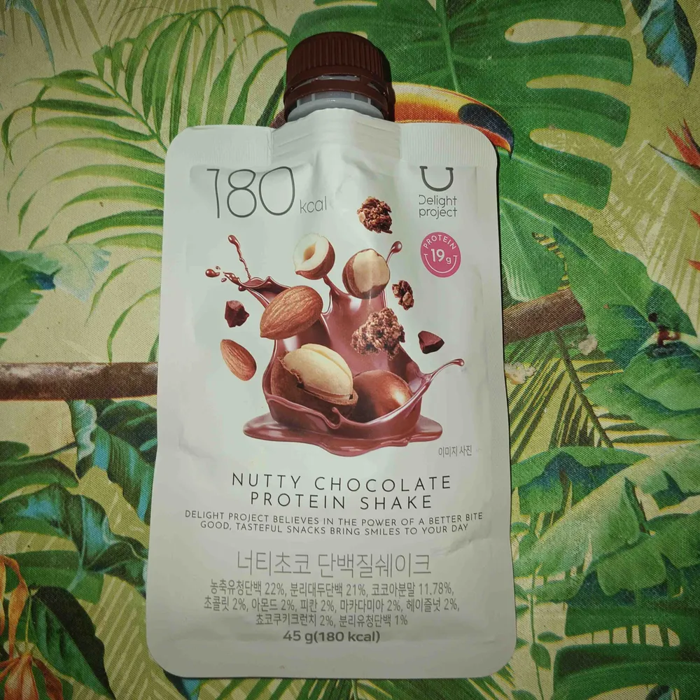 NUTTY CHOCOLATE PROTEIN SHAKE