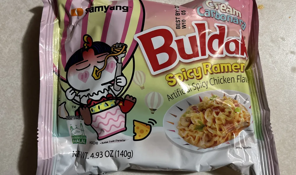 Artificial Spicy Chicken Flavor Stir-Fried Ramen