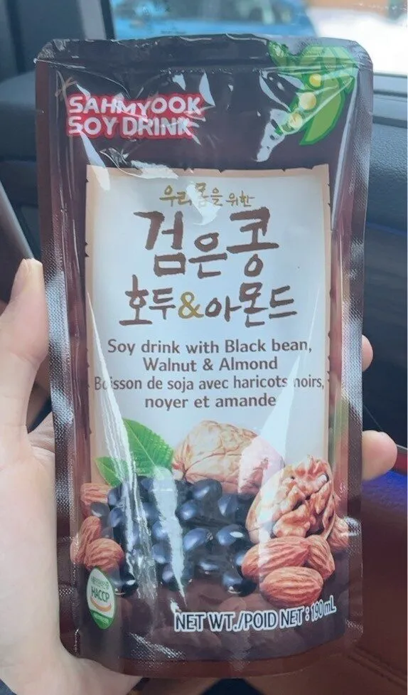 Soy drink with Black bean, Walnut & Almond