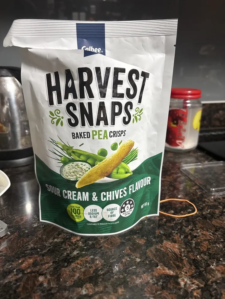 Harvest Snaps Sour Cream & Chives Flavoured Baked Pea Crisps