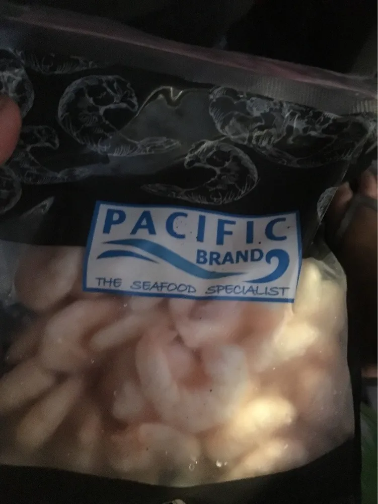 Queues de crevettes cuites
