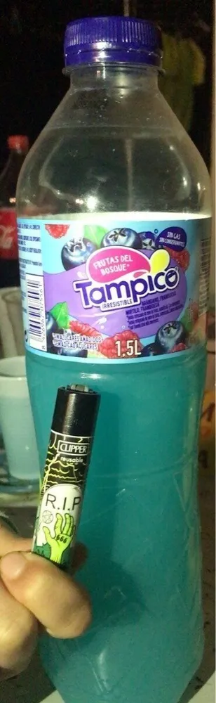 Boisson tampico fruits rouges