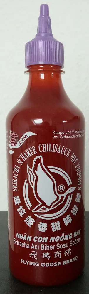 Sriracha hot chilli onion sauce