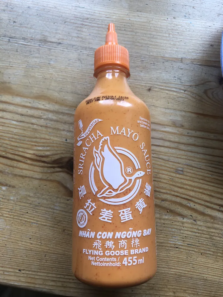 Sriracha sauce mayo