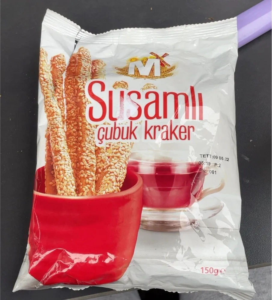 Susamli çubuk kraker