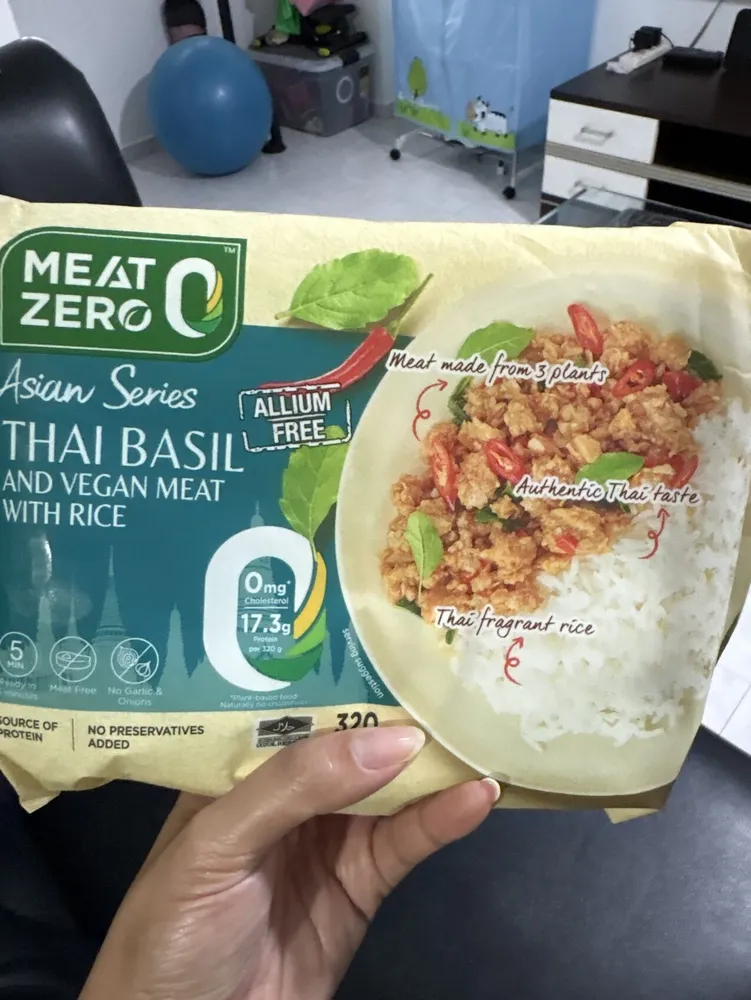 Thai Basil And Vegan Meat With Rice