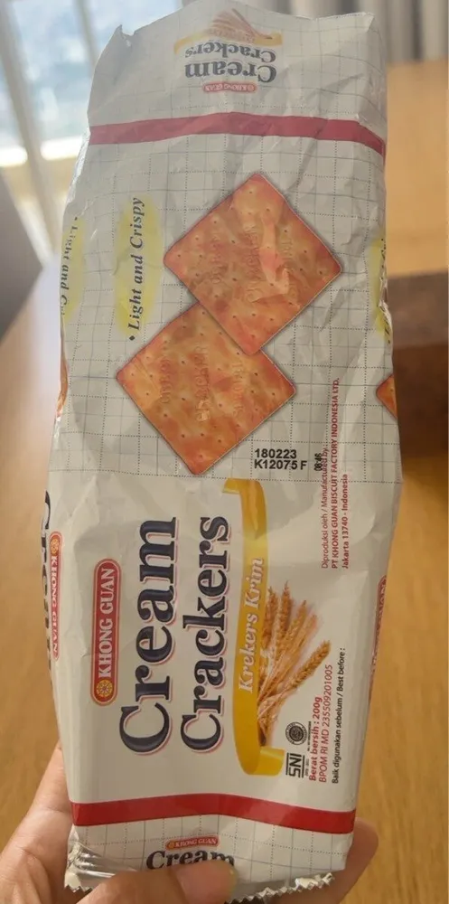 Cream crackers