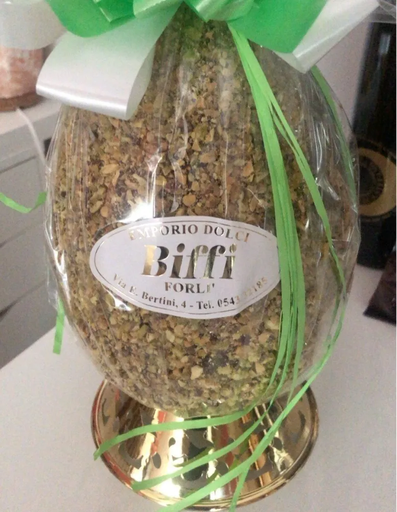 Uovo cioccolato fondente e pistacchi