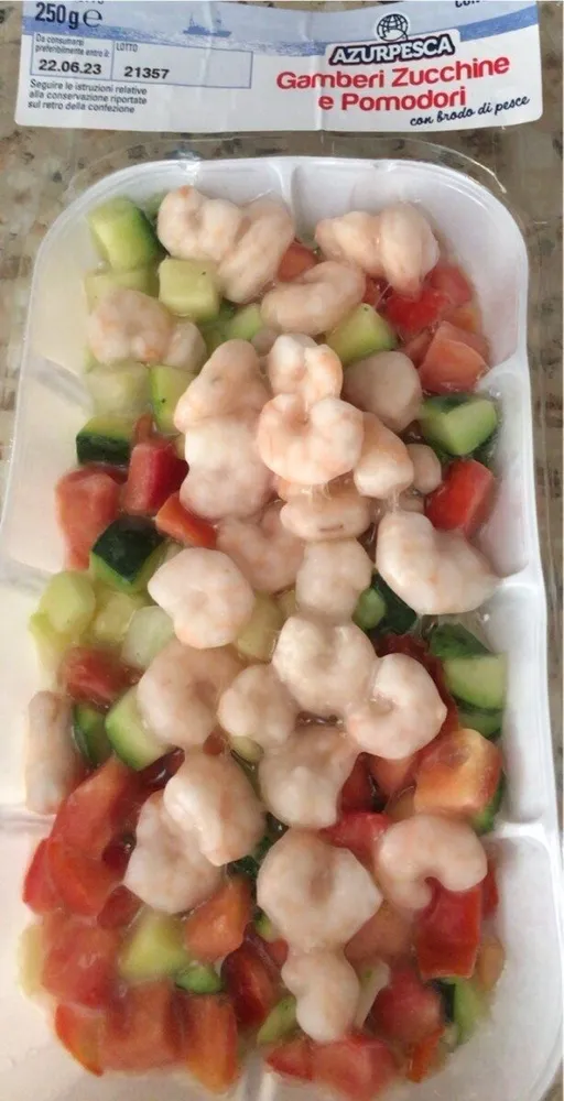 Gamberi zucchine e pomodori