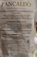 Nodini zuccherati con mandorle