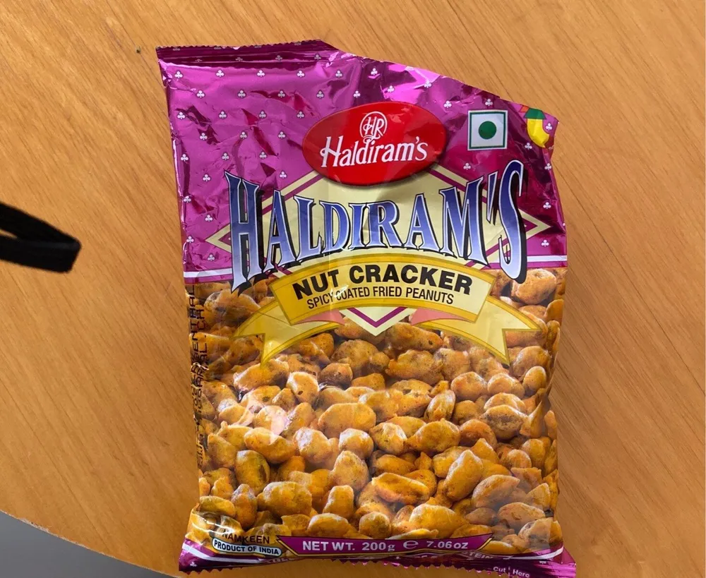 Nut cracker
