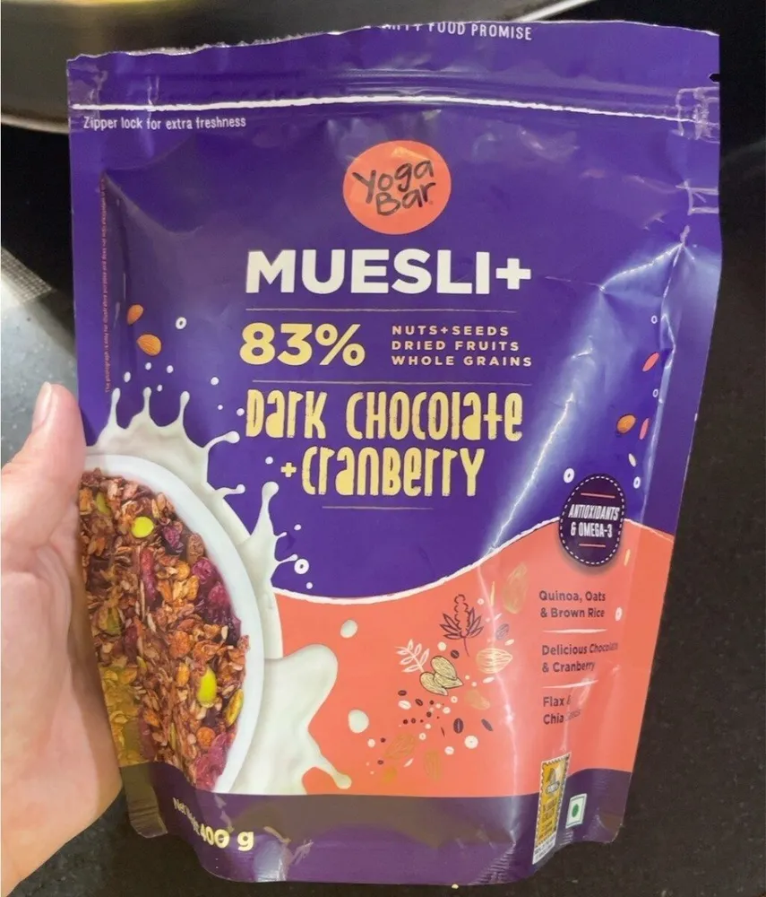 Muesli dark chocolate cranberry