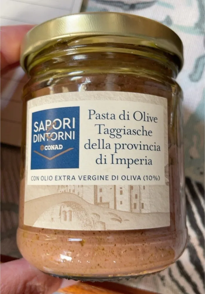 Pasta di olive taggiasche della provincia di Imperia