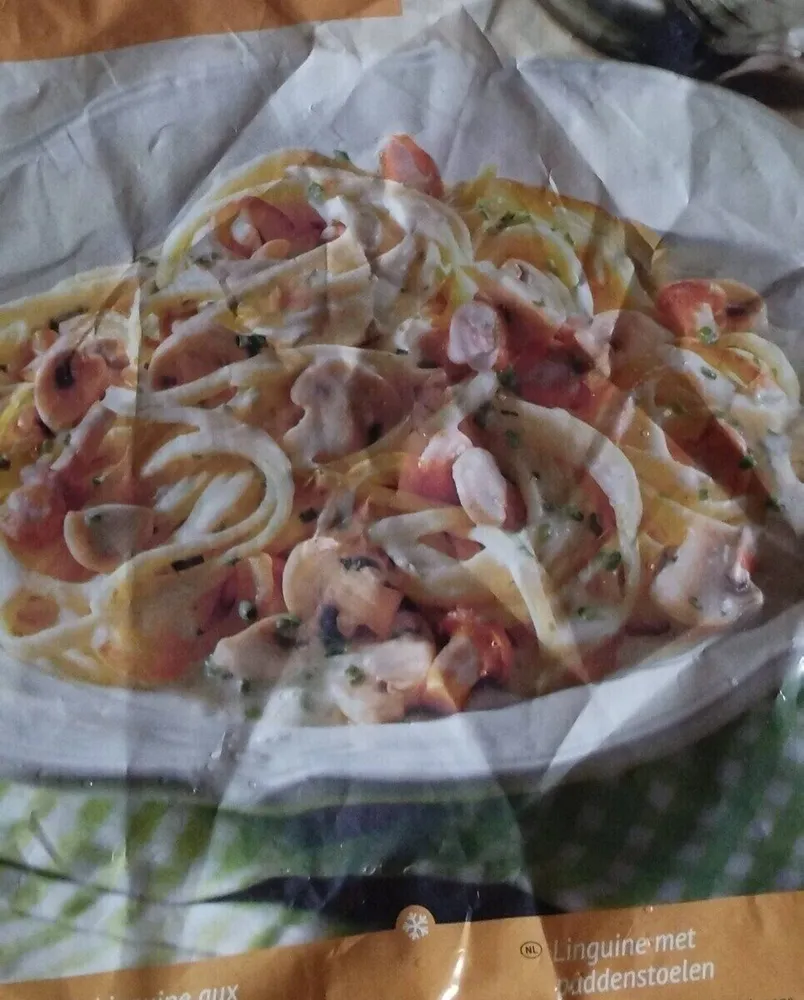 Linguine mit feinen pilzen
