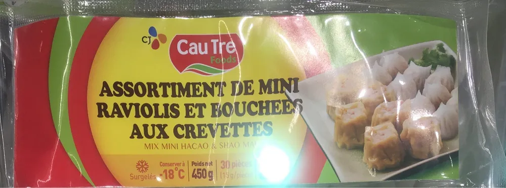 Assortiment de mini raviois et bouchees aux crevrete