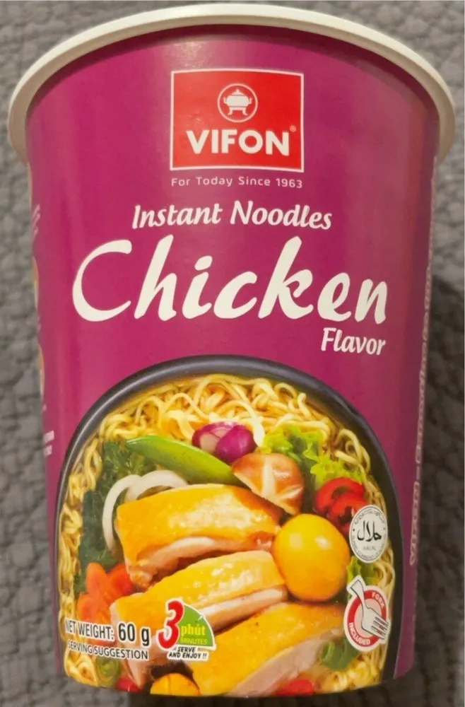 Instant noodles chicken flavor