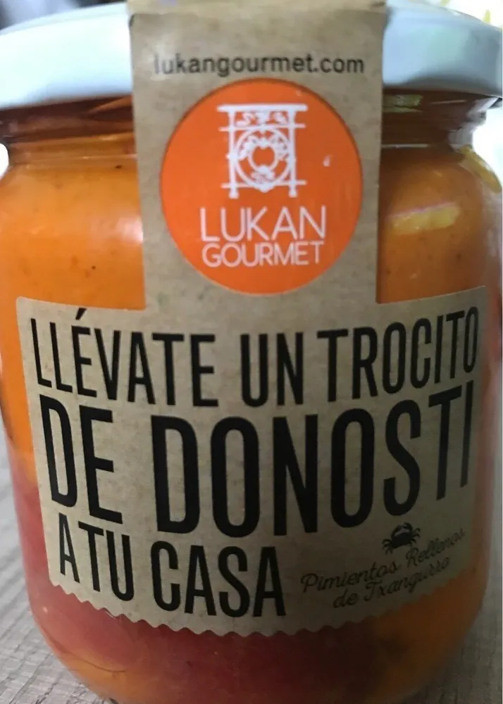 Pimientos rellenos de txangurrro