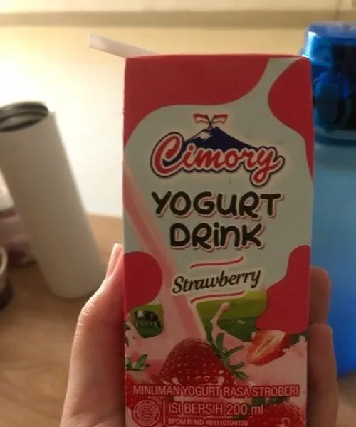 Cimory Yogurt Drink Strawberry 200ml