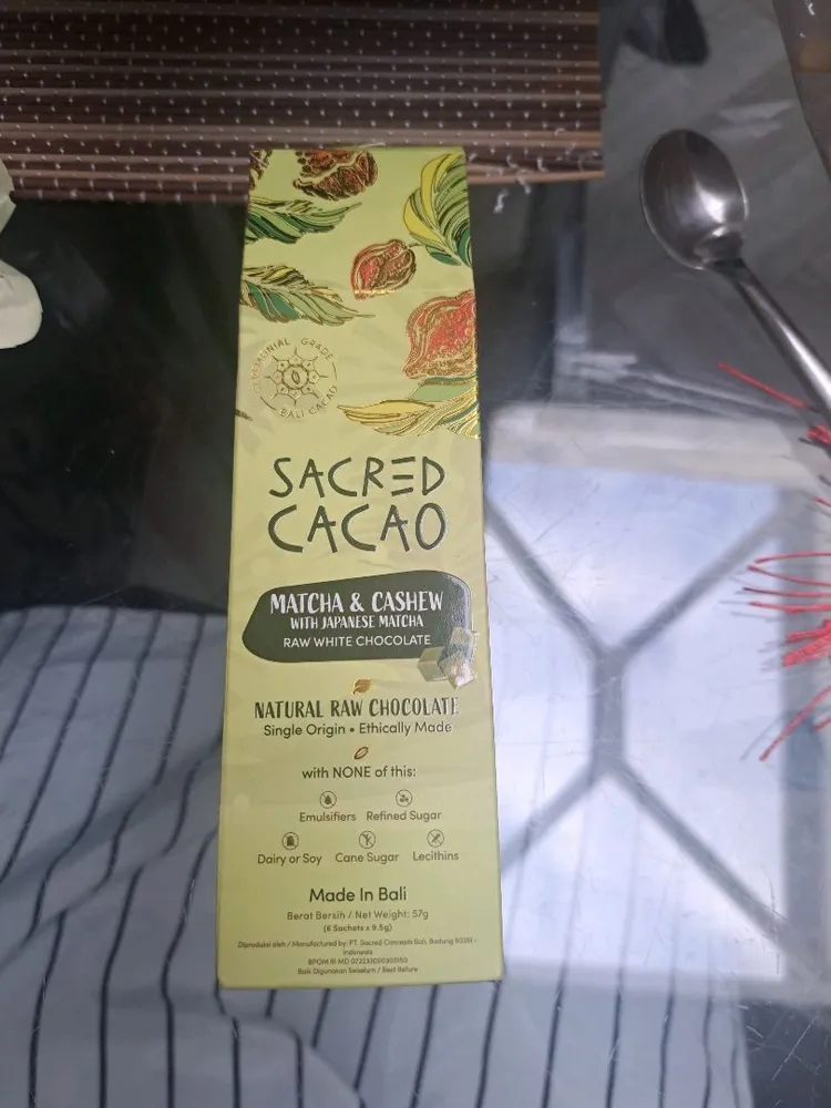 Matcha & Cashew With Japanese Matcha Raw White Chocolate