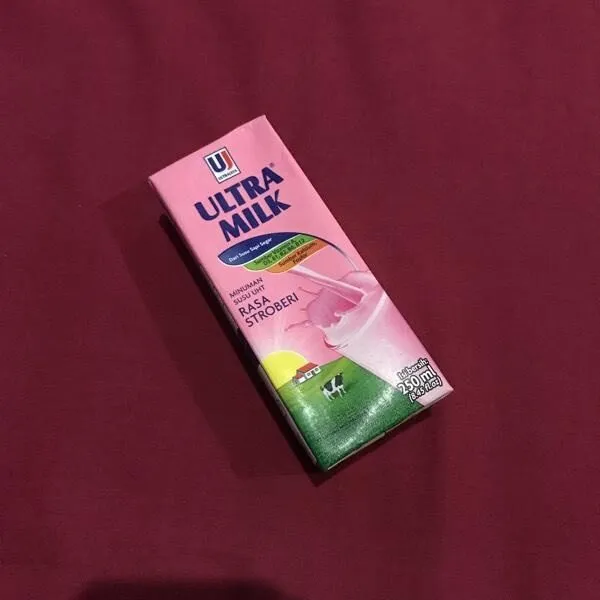 Ultra Milk Stroberi 250 ml E-1B