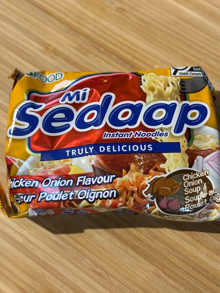 Chicken Onion Flavour Instant Noodles