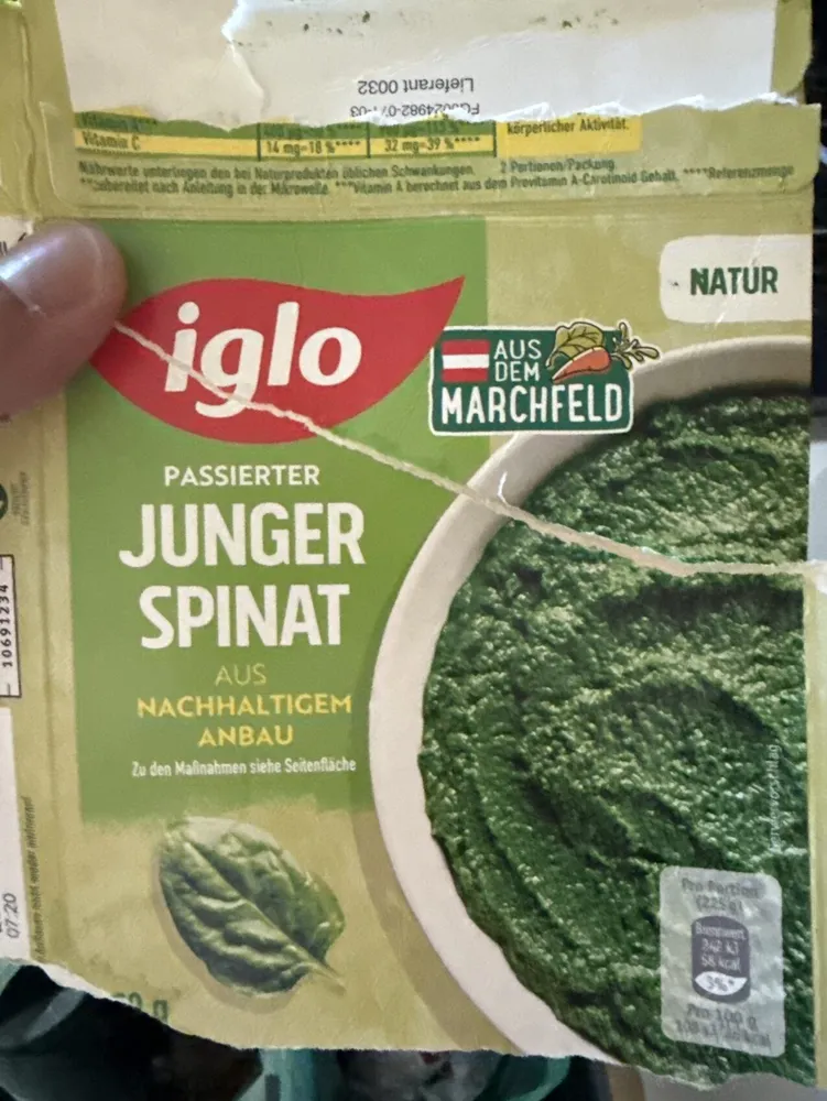 Junger Spinat passiert