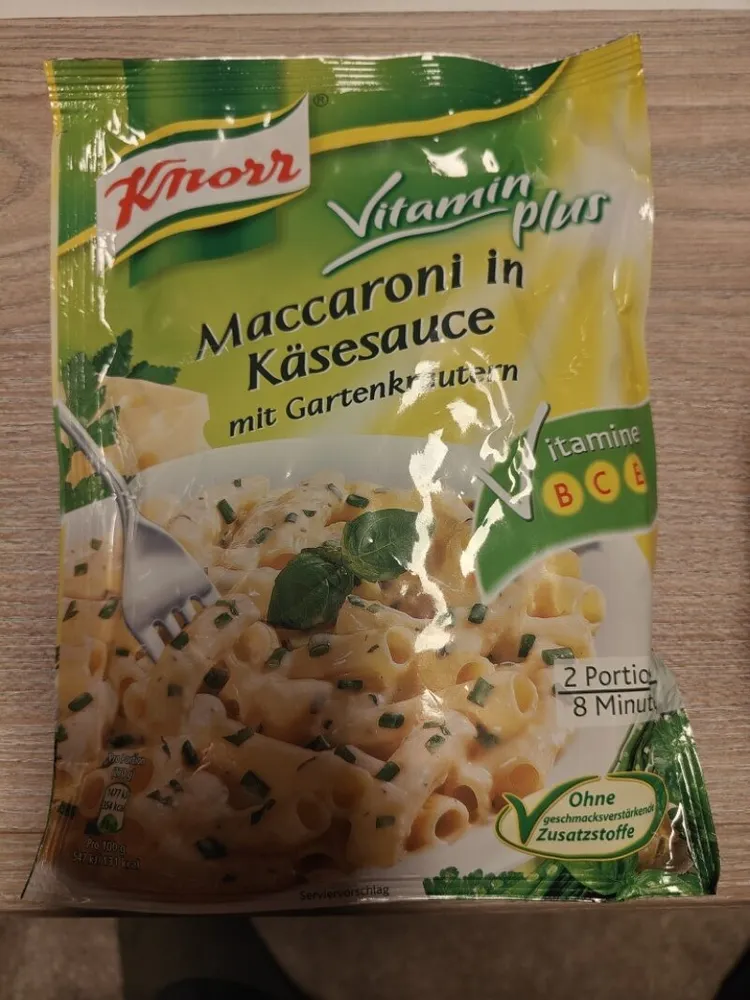 Maccaroni in Käsesauce mit Gartenkräutern