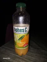 Orangensaft mit Fruchtfleisch und Acerolapüree