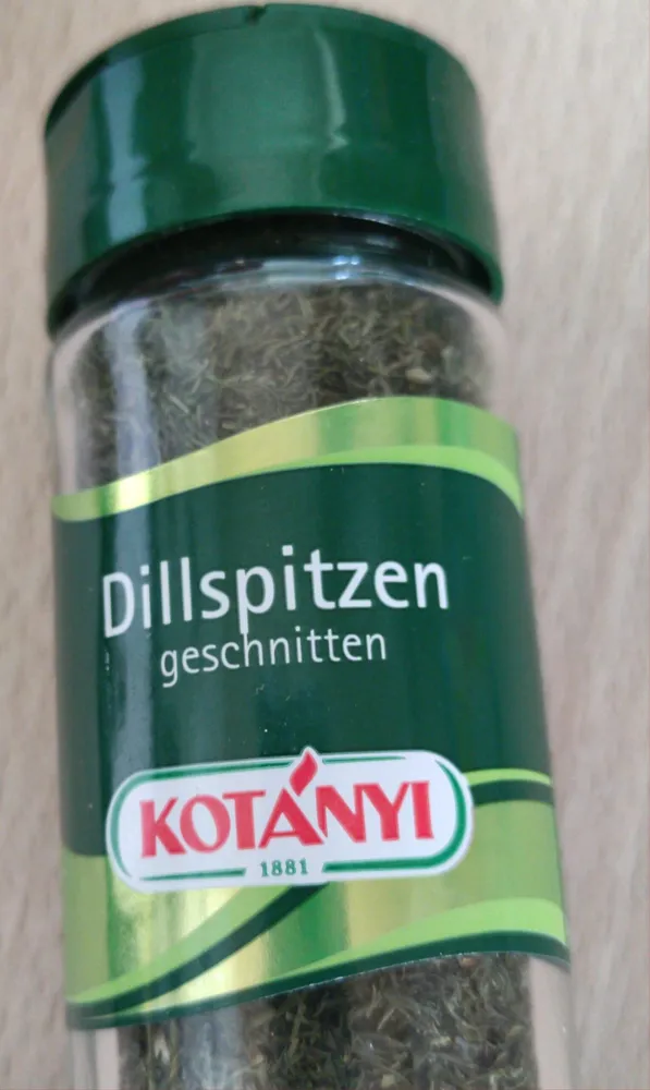 Dillspitzen geschnitten