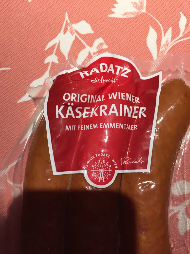 Original Käsekrainer mit feinem Emmentaler