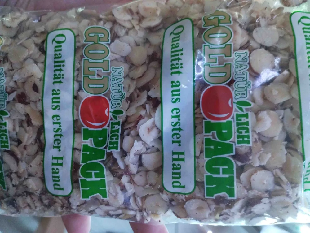 Haselnüsse gehobelt