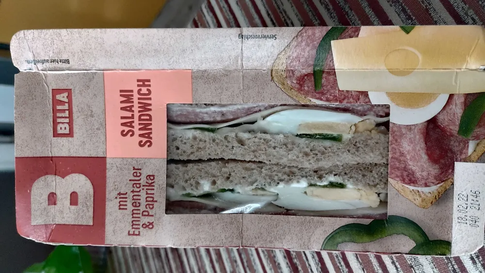 Salami-Sandwich mit Emmentaler