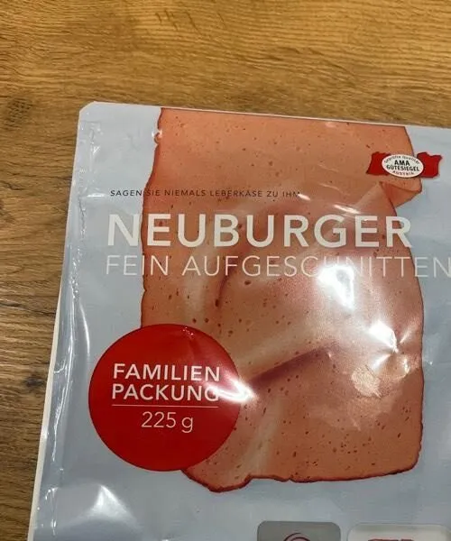 Neuburger fein aufgeschnitten