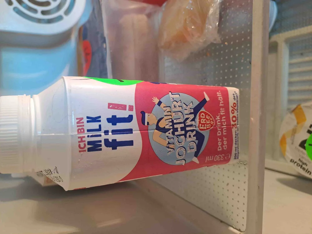 Vitamin Joghurt Drink Erdbeere