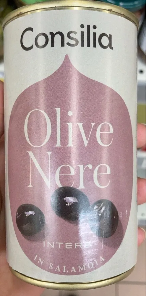 Olive neee intere in salamoia