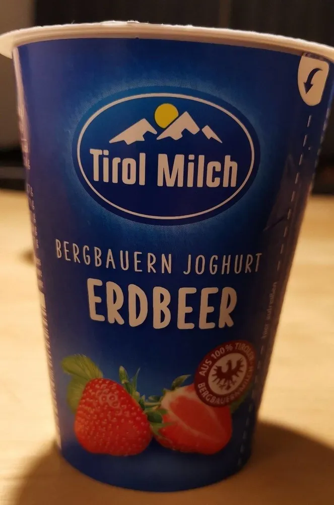 Bergbauern Joghurt Erdbeer