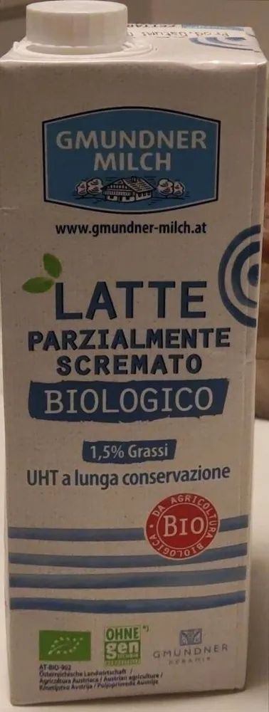 Latte parzialmente scremato biologico