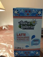Latte parzialmente scremato uht a lunga conservazione litro