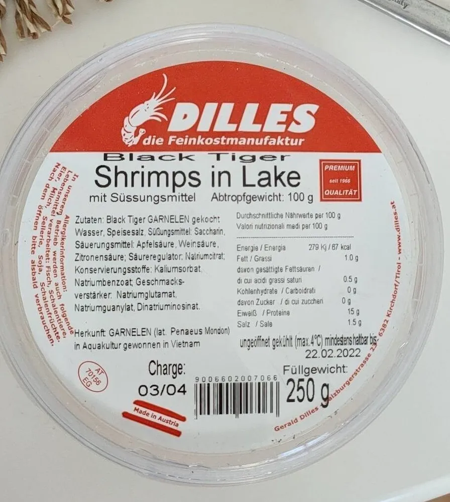 Shrimps in lake