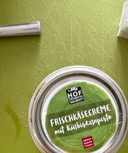 Frischkäsecreme mit Kürbiskernpesto