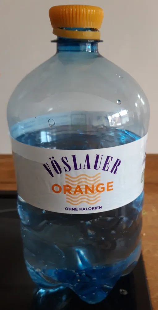 Orange-Mineralwasser