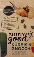 Kürbis und Gnocchi in cremiger Sauce und Kürbiskernpesto