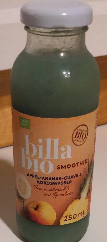 bio smoothie Apfel-ananas-guave und kokoswasser