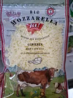 Mozzarella gerieben