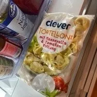Tortelloni Mozarella und Tomate