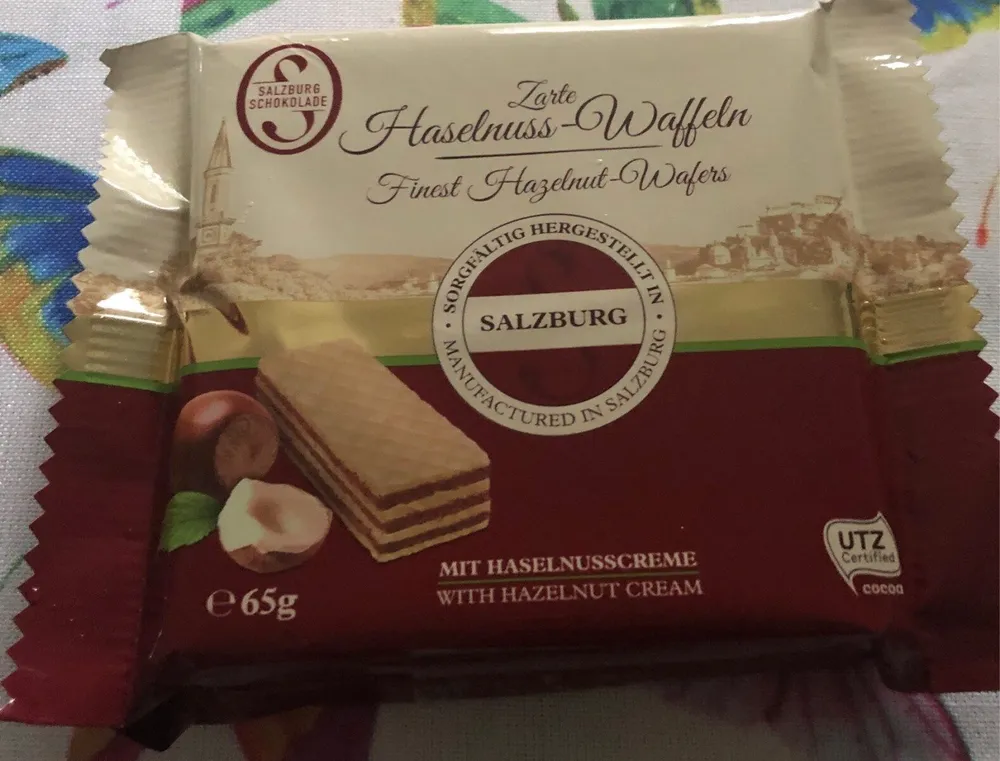 Zarte Haselnuss-Waffeln