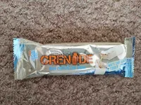 White chocolate cookie protein bar