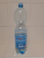 Natürliches Mineralwasser