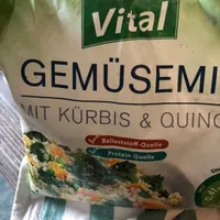 Gemüsemix mit Kürbis & Quinoa