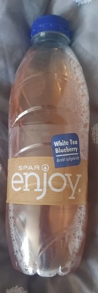 White tea with blueberry